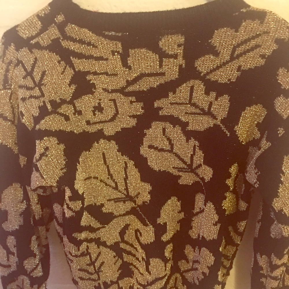 Black and gold women’s sweater